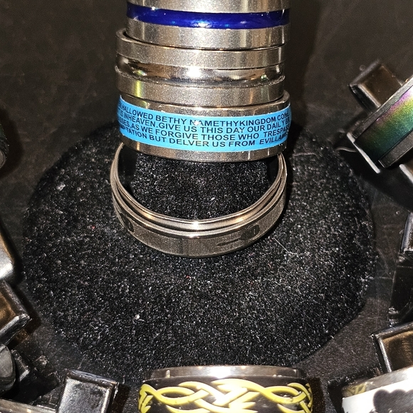 Rings R - Picture 2 of 9